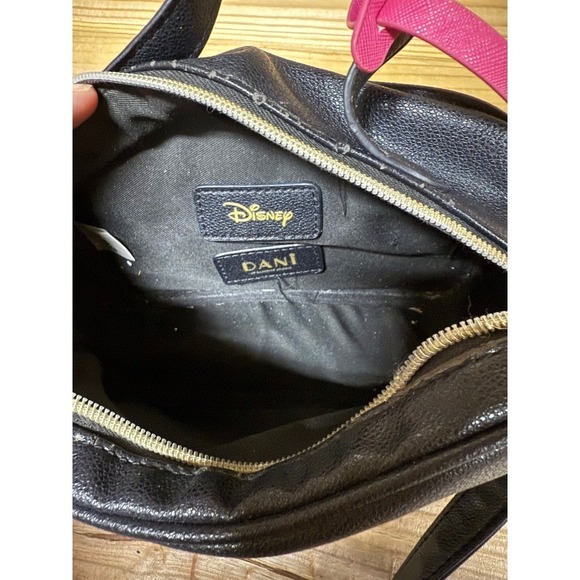 Dani by Danielle Nicole Minnie Mouse Crossbody Handbag Black Bow Bag Charm - Picture 8 of 8